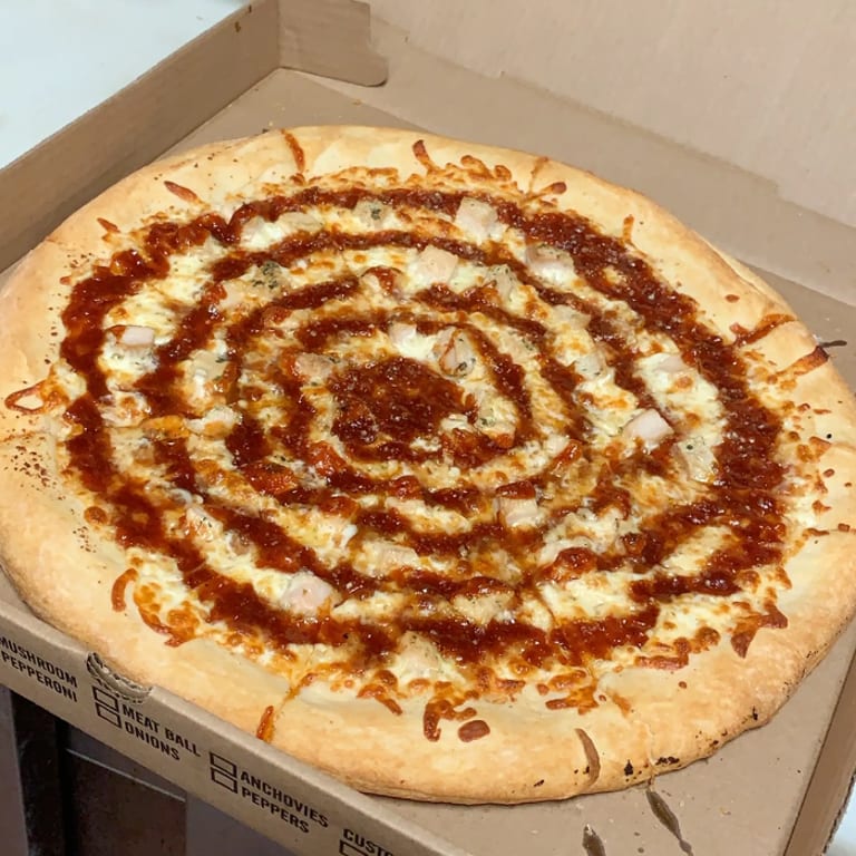 Hawaiian Pizza: A Tropical Twist on Italian Pie